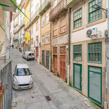 Luxury tent Loft With Great Balcony And Ac Close To Clerigos Porto