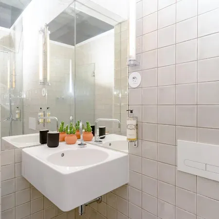 Luxury tent Loft With Great Balcony And Ac Close To Clerigos Porto